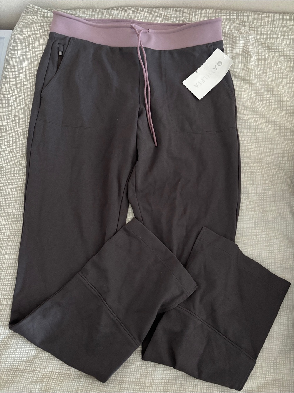 Athleta Hermosa pant. Charcoal Joggers with Mauve Waistband